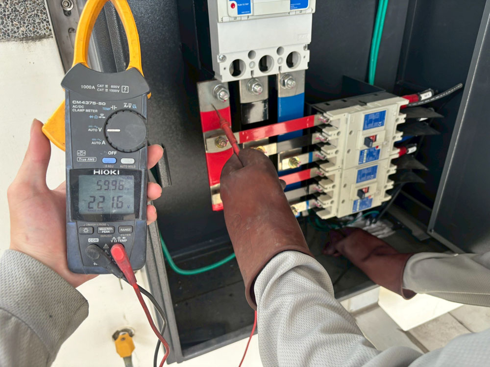 高雄太陽能配電盤電壓檢測工程